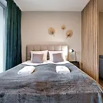 4 People Studio, Lake, Sauna & Gym Apartment *