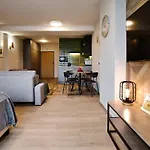 4 People Studio, Lake, Sauna & Gym *