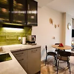 Apartment 4 People Studio, Lake, Sauna & Gym