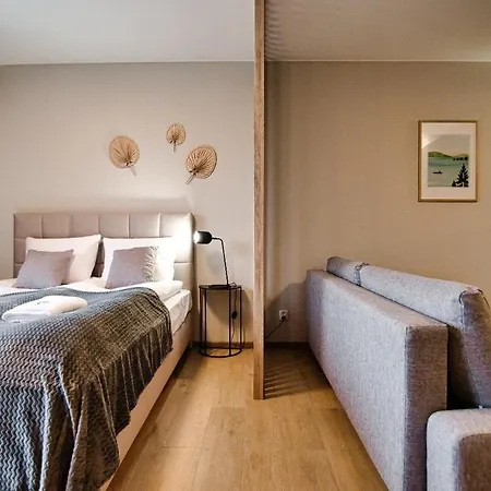 Apartment 4 People Studio, Lake, Sauna & Gym *