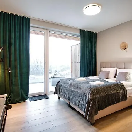 4 People Studio, Lake, Sauna & Gym *