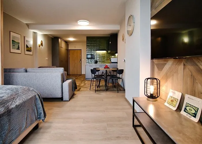 4 People Studio, Lake, Sauna & Gym *