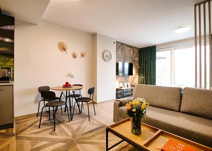 4 People Studio, Lake, Sauna & Gym