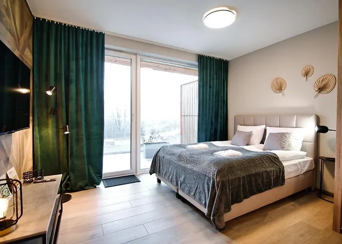 4 People Studio, Lake, Sauna & Gym *